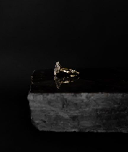 14K zelta gredzens ar 8 karātu moisanītu