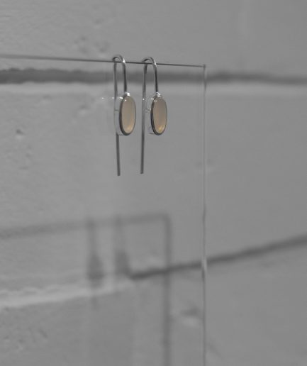 Boucles d'oreilles ovales en opale cacholong